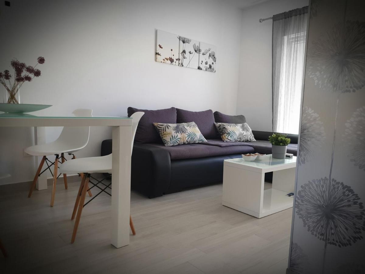 Apartment Tonka Шибеник Екстер'єр фото