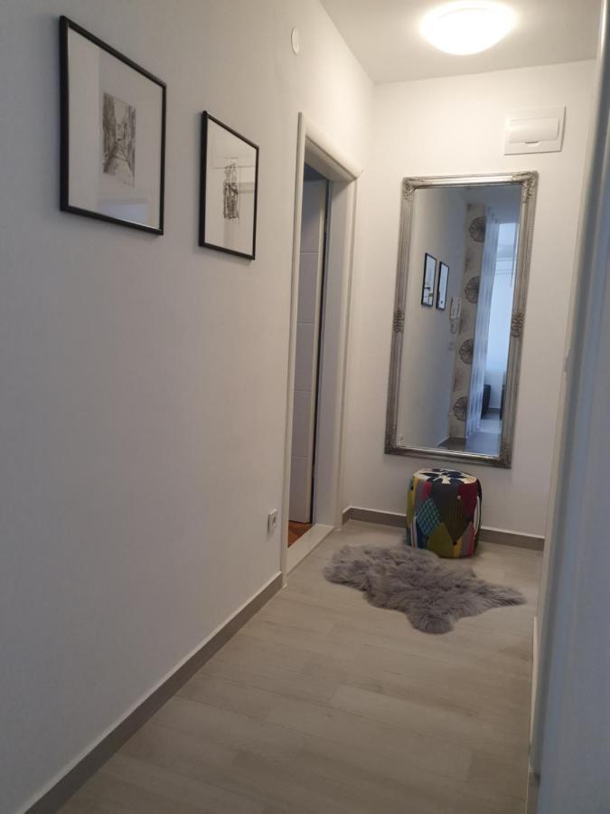 Apartment Tonka Шибеник Екстер'єр фото